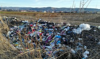 Groapă de gunoi pe malul Someşului. Floreştenii, chemaţi la curăţenie