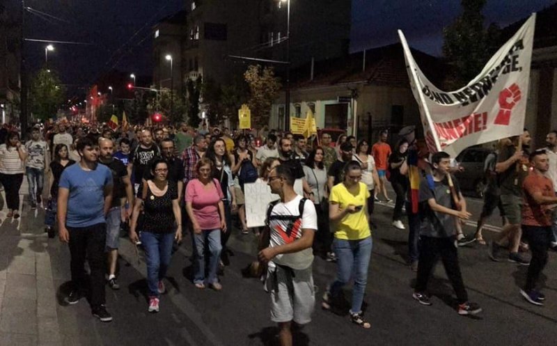 Protest la Cluj: "Jos Clanul Dragnea. Începem reconstrucția României"