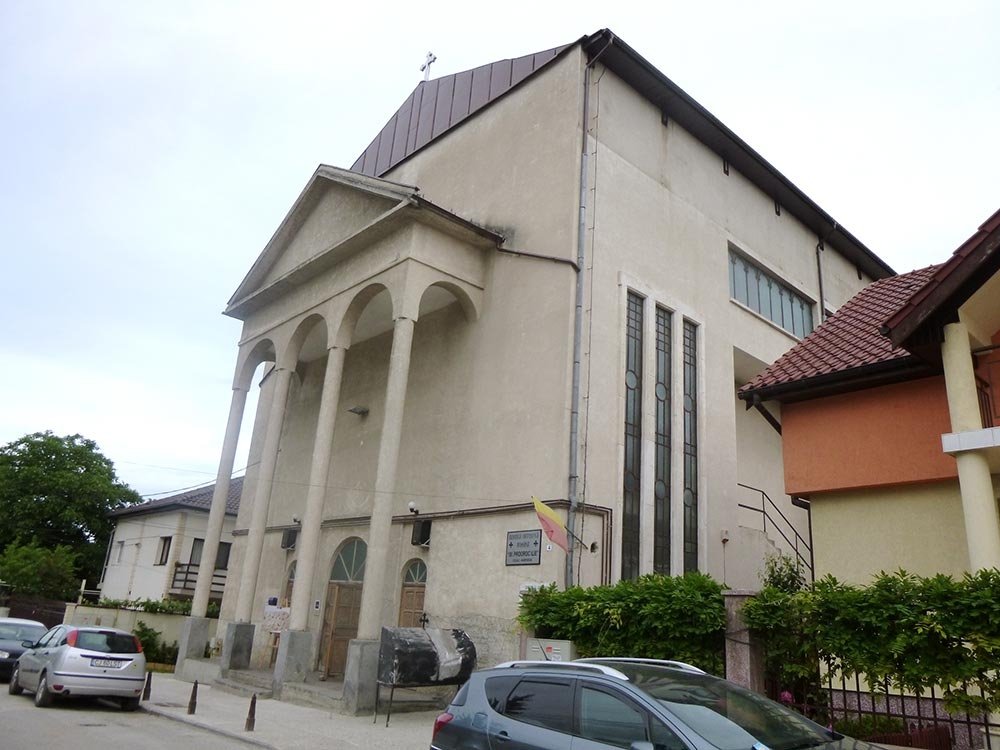O biserică din Cluj găzduieşte singura galerie de artă contemporană din lumea ortodoxă, cu sprijinul Studium Green