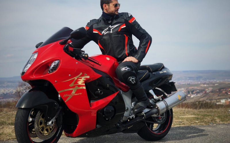 10 întrebări pentru şeful de la Omoruri Cluj.  În timpul liber cântă într-o formaţie şi călătoreşte cu motocicleta