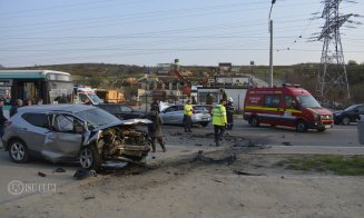 Accident cu trei maşini pe Muncii. Trei răniţi grav