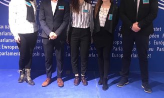 Untold trimite 4 tineri la Parlamentul European