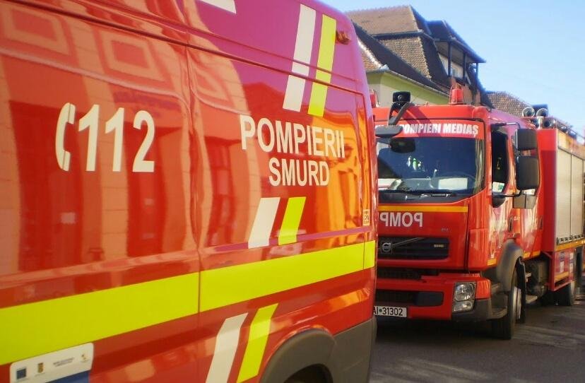 Acoperişul unei case din Floreşti, cuprins de flăcări. Cum s-a încheiat seria incendiilor din weekend