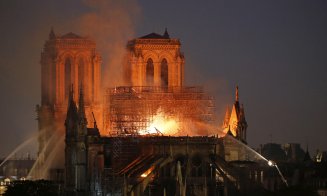 INCENDIU la Catedrala Notre-Dame. Structura edificiului, salvată de pompieri/Imagini din interior