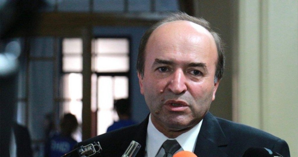 Zi decisivă pentru Toader. Şedinţă CEX a PSD şi vot pe moţiune, în Senat