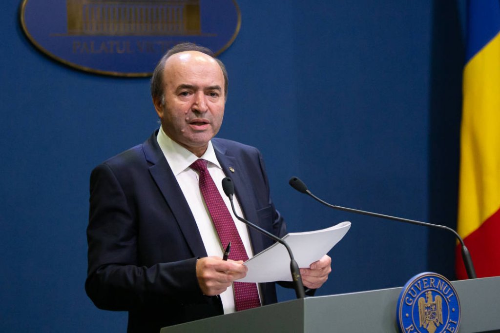 Tudorel Toader OUT de la Ministerul Justiţiei