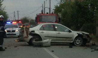 Un șofer a intrat într-un gard pe Calea Dezmirului. Circula turmentat și fără permis