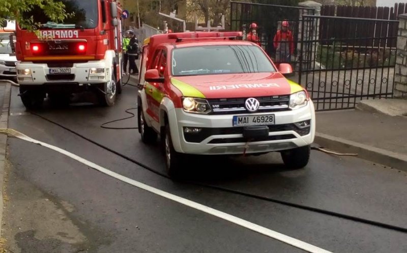 Incendiu la o locuinţă din Mănăştur. Focul a pornit din subsol