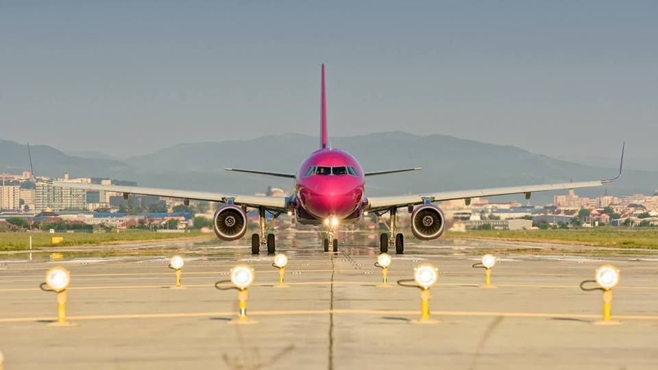 Clujenii dau pe avion 113 euro ca să își facă Paștele acasă
