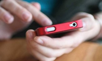 Furt în gașcă, la Cluj. Adolescenți, prinși cu telefonul luat dintr-un magazin