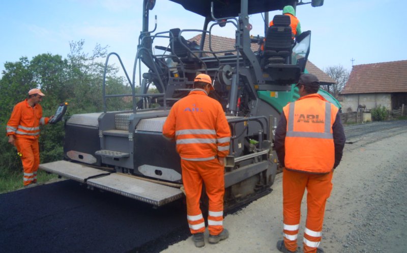 Lucrări de asfaltare pe DJ 109A Panticeu