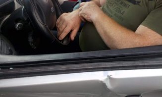 Două persoane de 60 de ani, descarcerate dintr-o mașină în zona Baciu