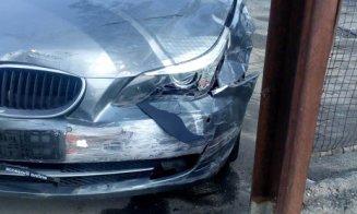 Două persoane de 60 de ani, descarcerate dintr-o mașină în zona Baciu