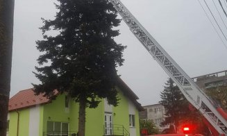 Intervenţie spectaculoasă a salvatorilor de la ISU în cartierul Gheorgheni