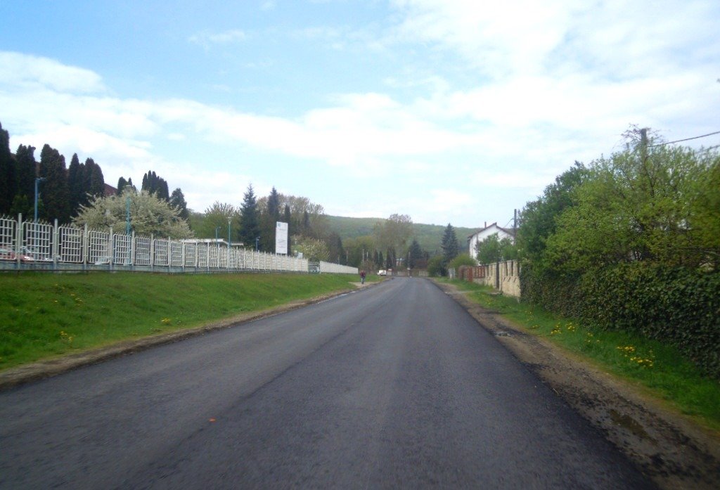 Asfalt pe drumul din Gilău
