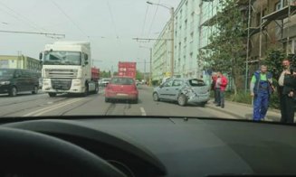 Accident pe Muncii. I-a tăiat calea unui TIR