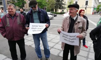 Protestatarii au ajuns la CCS: #Veorica, nu uita, Clujul sigur nu te vrea!"