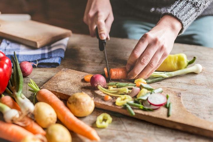 Dieta de 7 zile, cu cina masa principală a zilei. VEZI meniul
