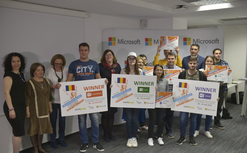 Doi elevi din Cluj, la campionatul mondial Microsoft Office Specialist de la New York