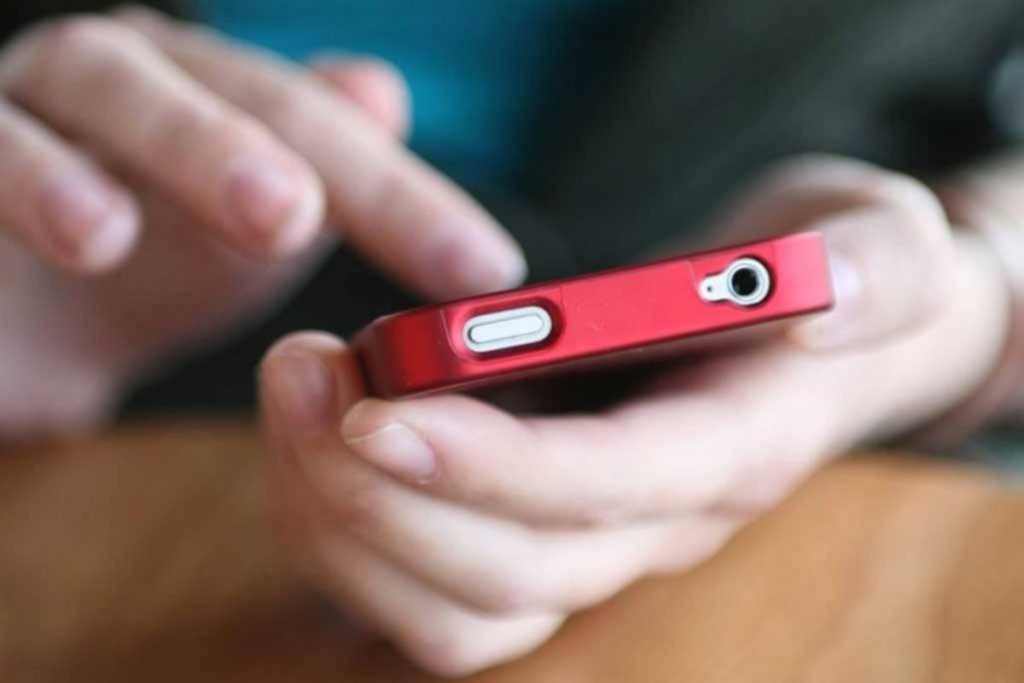 Vești bune! Se ieftinesc apelurile şi SMS-urile în UE