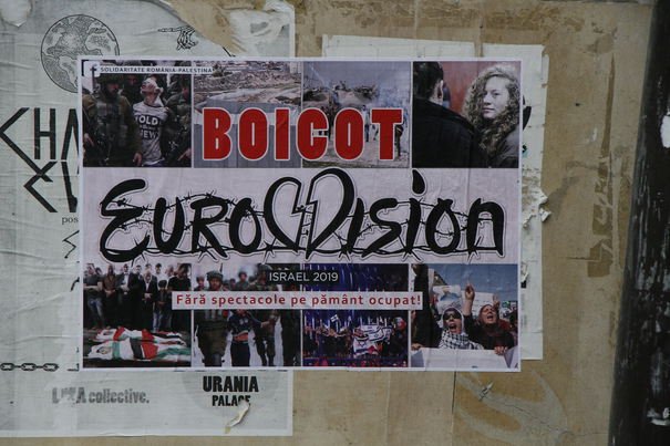 Boicot la Eurovision! Afişe antisemite, lipite în mai multe locuri din Cluj/ DREPT LA REPLICĂ Solidaritate România-Palestina