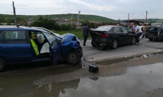 Accident cu răniți în Sânnicoară. Traficul spre Cluj, blocat