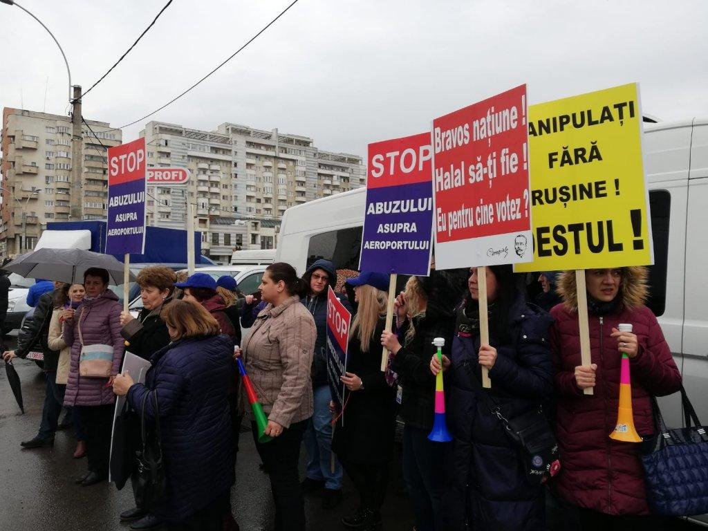 Protestul sindicaliștilor de la aeroportul Cluj se mută la Primărie/ Conducerea aerogării, acuzată de abuz de CA