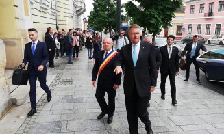 Iohannis îl vizitează pe Boc la Primărie. Va merge pe jos spre UBB