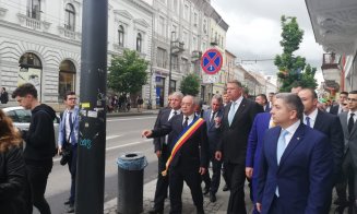 Iohannis la pas spre  UBB Cluj, unde își lansează ultimul volum