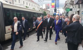 Iohannis la pas spre  UBB Cluj, unde își lansează ultimul volum