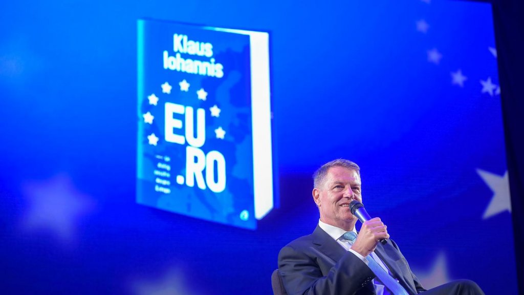 Iohannis, la Cluj: "România este o ţară de mâna a doua doar în capul nostru"/"Mi-ar plăcea adversari politici cu care să dezbat"