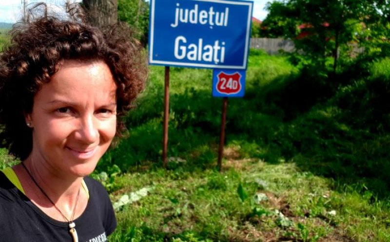 O clujeancă merge 1.200 km pe jos pentru educație