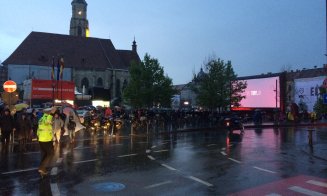 Ploaia a stricat planurile pentru majoratul TIFF/ Cum se pot recupera banii pe bilete