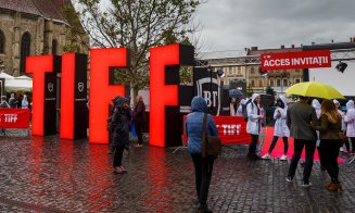 Ploaia a stricat planurile pentru majoratul TIFF/ Cum se pot recupera banii pe bilete