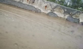 Ploaia face ravagii la Cluj! Viitură într-un sat, drumuri inundate în Făget şi Feleac