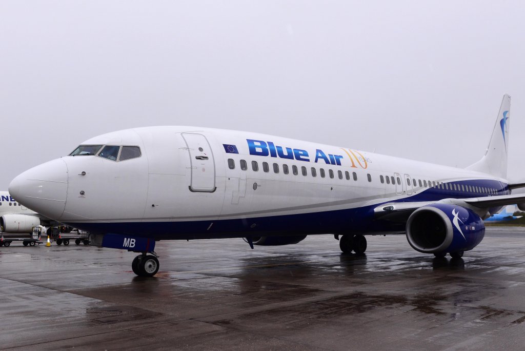 Avionul Cluj - București a întârziat patru ore. "Avem dreptul la despăgubiri!"