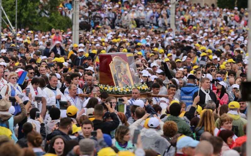 150.000 de oameni l-au așteptat pe Suveranul Pontif la Iași