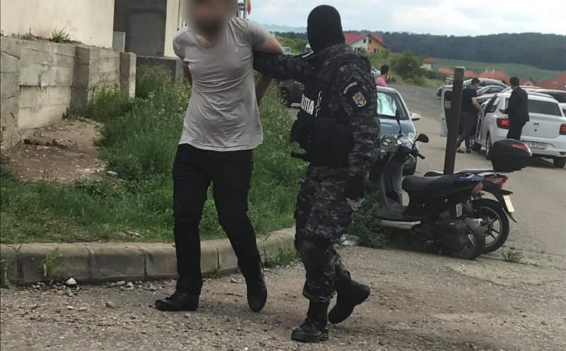 Poliția în acțiune. Bărbat săltat cu mascații în Baciu