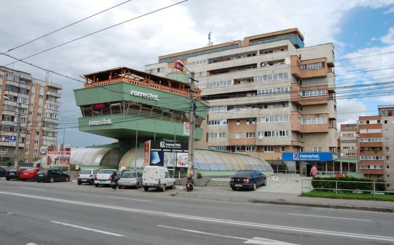 Cu cât se vinde „Șapca lui Ceaușescu”,  bufet celebru pentru băuturile ieftine și perdeaua de fum gros