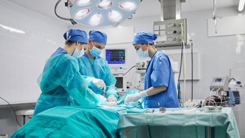 România a semnat cu Ungaria acordul pentru transplantul pulmonar. Un medic din Cluj, în echipa tehnică