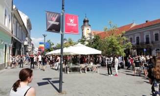 Val de suporteri U Cluj pe străzile din centrul Clujului