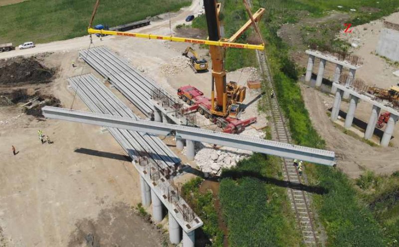 Tur de forță pe autostrada Sebeș-Turda / În 2 săptămâni s-au ridicat grinzile la 7 supratraversări
