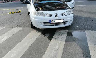 Accident grav în centrul Clujului. O  tânără a fost călcată de mașină pe trotuar