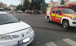 Accident grav în centrul Clujului. O  tânără a fost călcată de mașină pe trotuar