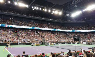 Simona Halep a încântat publicul din Sala Polivalentă. Demonstrație de tenis spectacol alături de Daniela Hantuchova