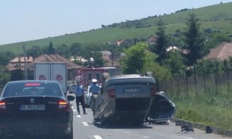 Accident cu răniți în Vâlcele. O mașină s-a dat peste cap. Trafic îngreunat