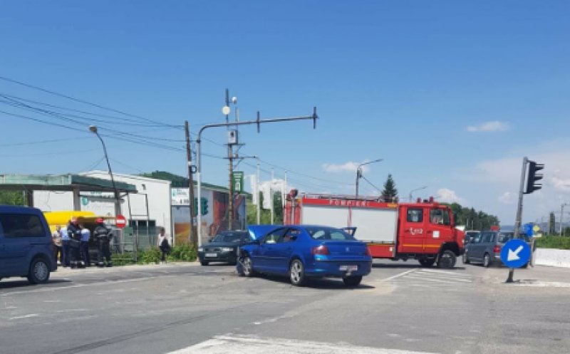 Accident la intersecția Tetarom din Jucu. Trei răniți