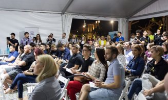 Primarul Clujului Never Sleeps / Dezbatere cu tinerii în miez de noapte, apoi la silent party