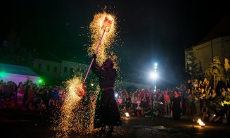 Primarul Clujului Never Sleeps / Dezbatere cu tinerii în miez de noapte, apoi la silent party