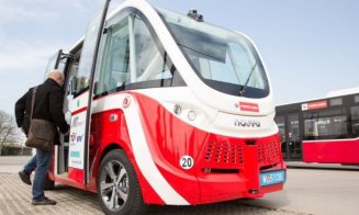 În Viena s-au introdus autobuzele electrice fără șofer. Cum se comportă în trafic
